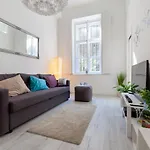 Newly Designed Flat Under Castle Apartament *