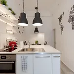 Newly Designed Flat Under Castle * بودابست