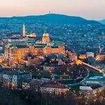 Newly Designed Flat Under Castle * Budapešť