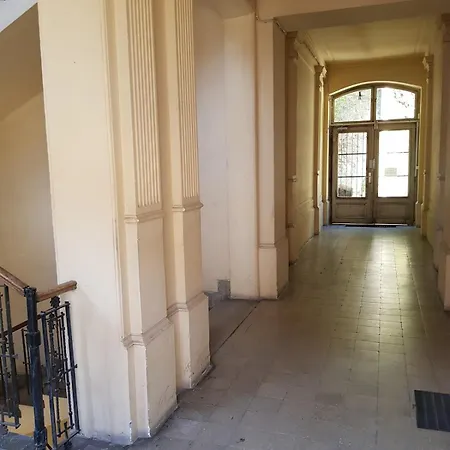 Newly Designed Flat Under Castle Apartment *