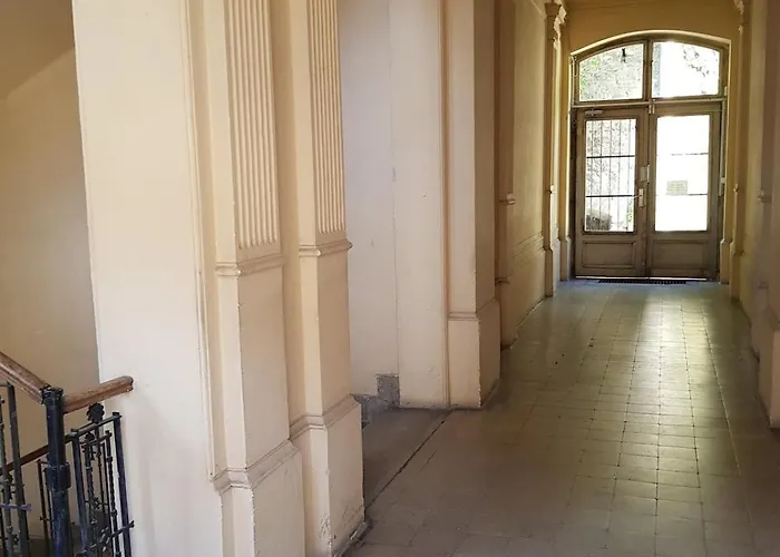 Newly Designed Flat Under Castle شقة *